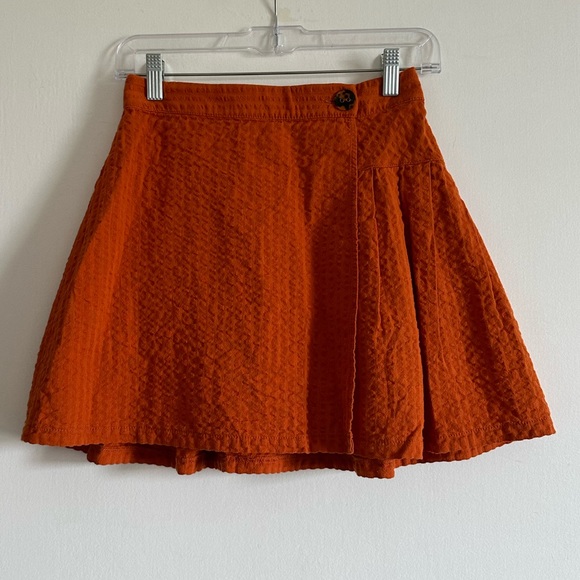 NWT Urban Outfitters Seersucker Pleated Faux Wrap Textured Mini Skirt Size XS - Picture 3 of 13